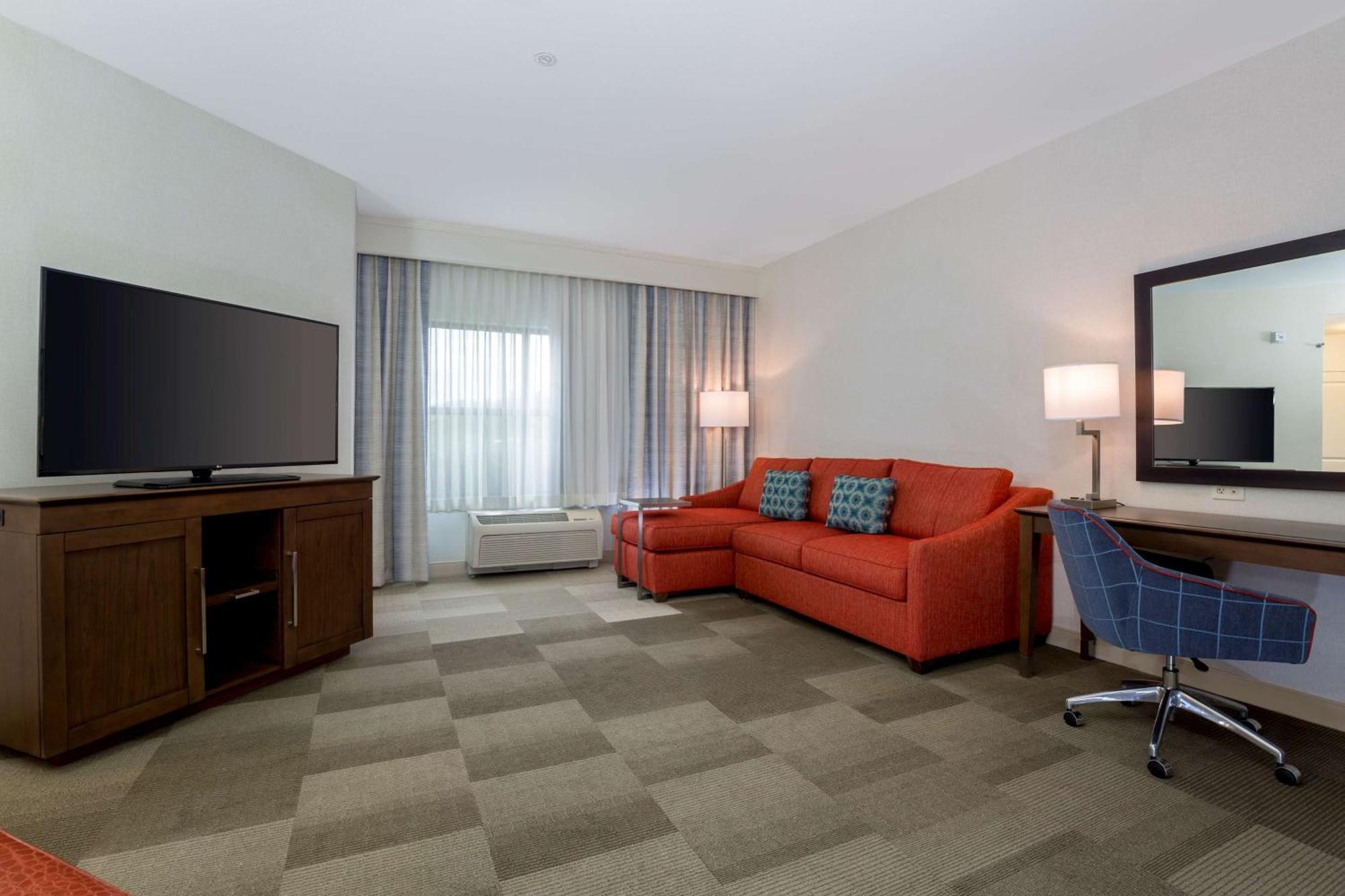 Double Room with Two Queen Beds and Bath Tub - Mobility and Hearing Access