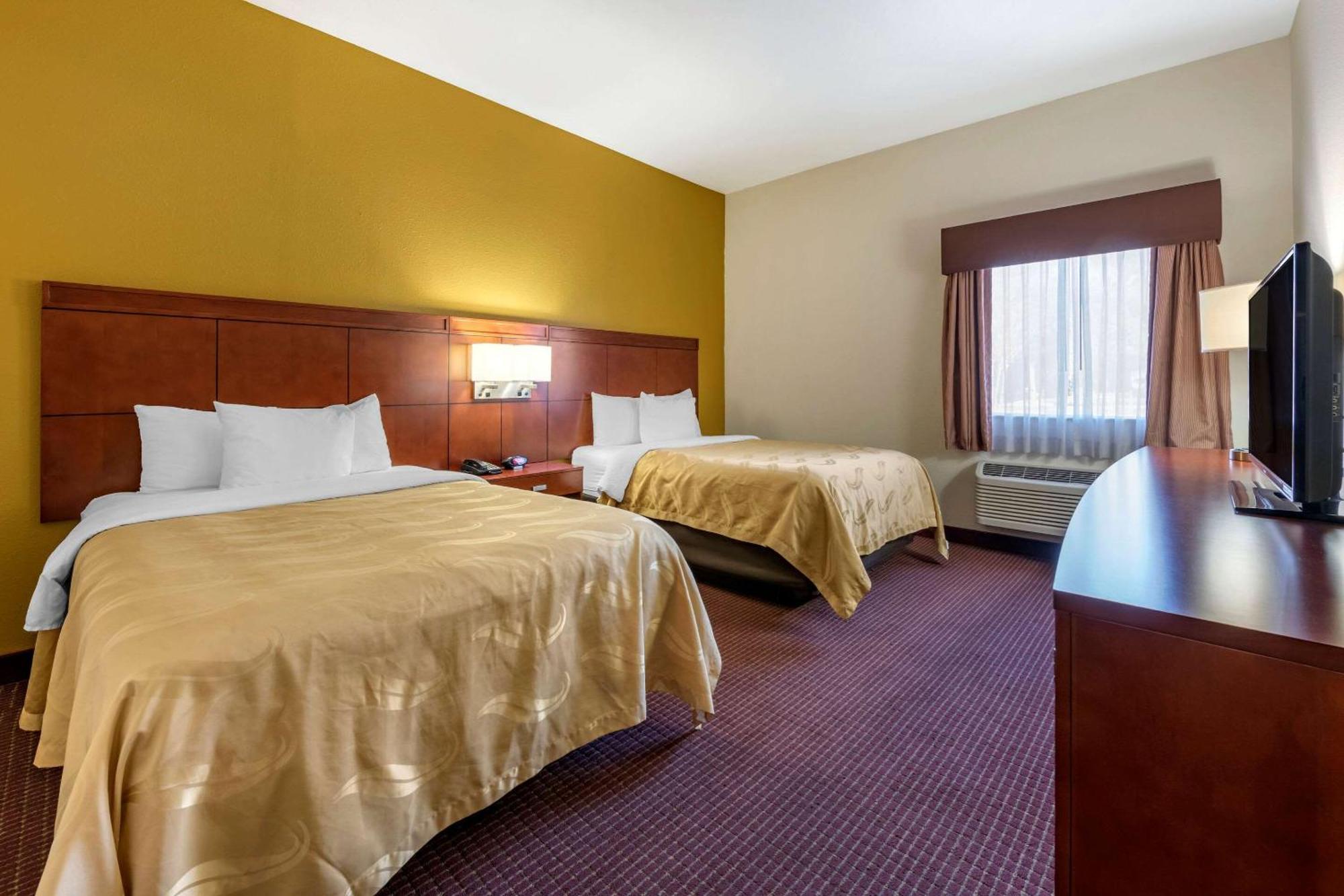 Double Suite with Two Double Beds - Non-Smoking