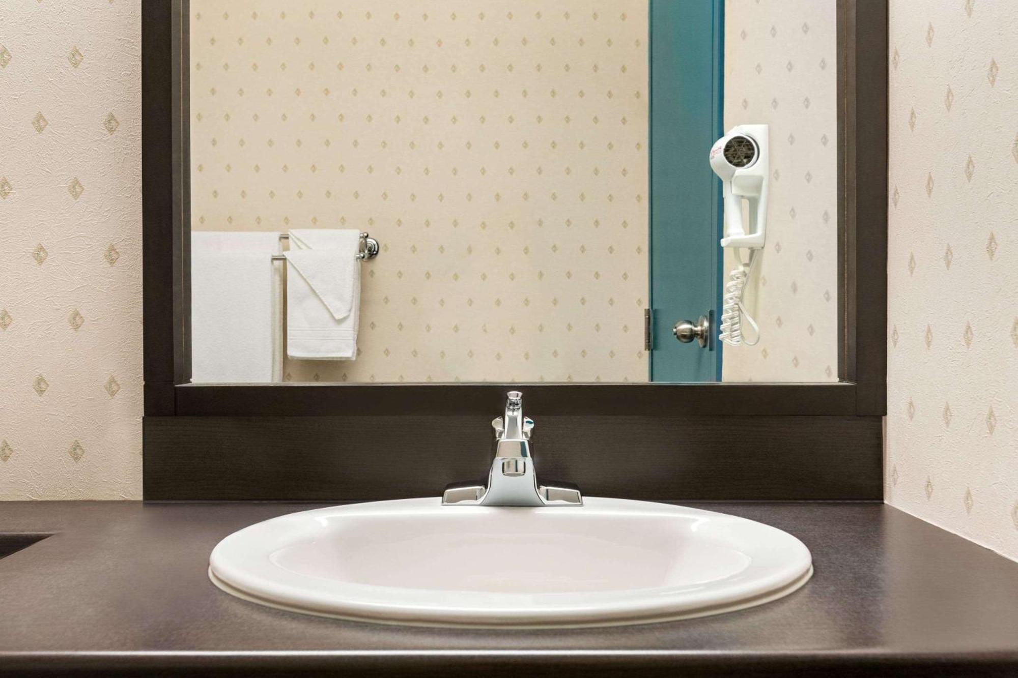 Double Room Ground Floor Non-Smoking