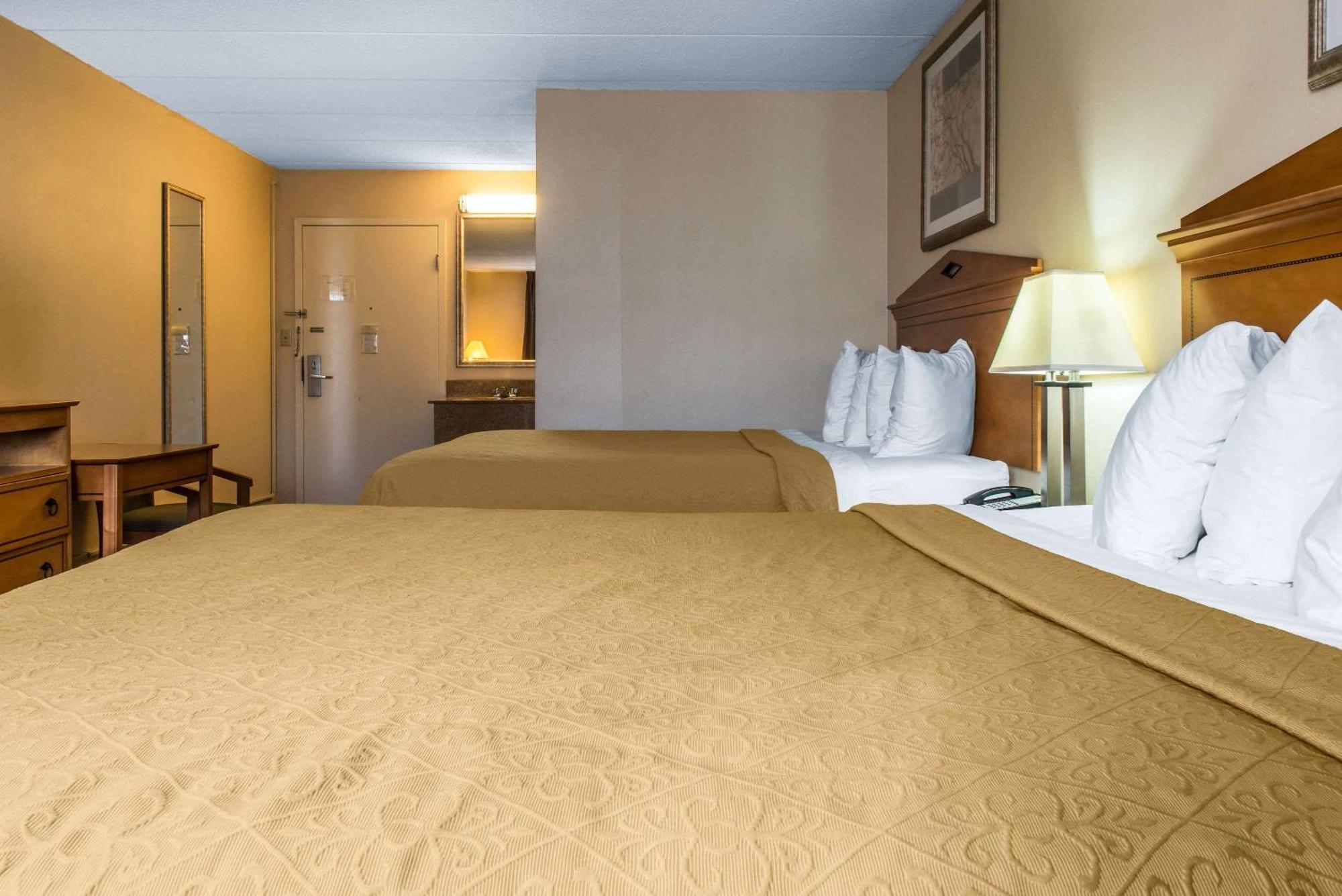 Queen Room with Two Queen Beds - Non-Smoking