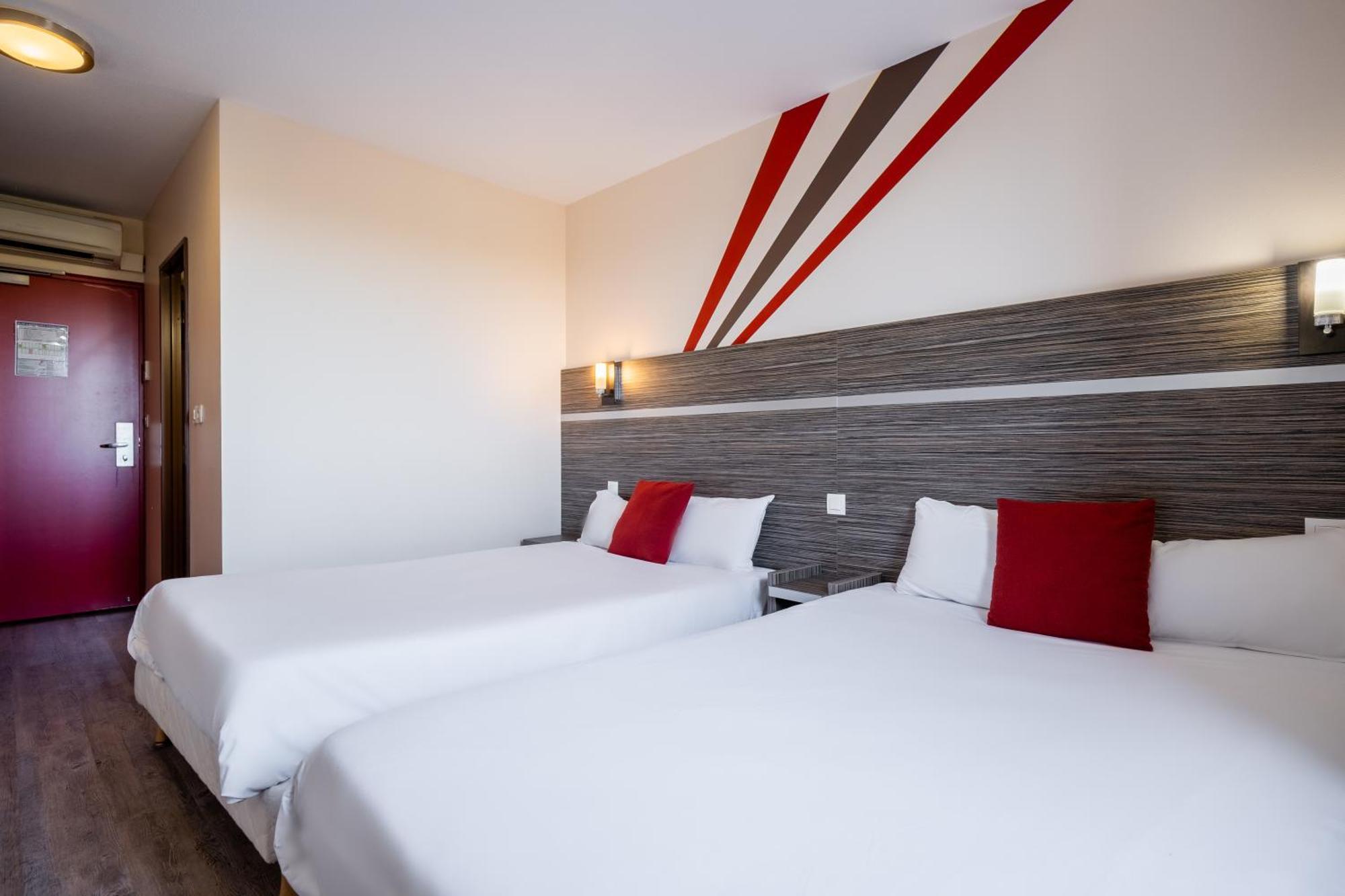 Chambre Double Standard avec 2 Lits Doubles