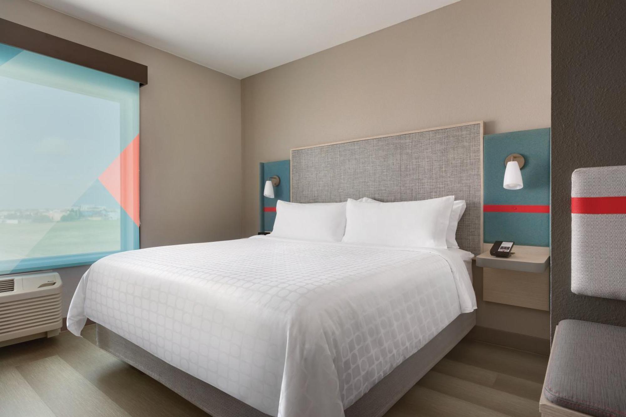 King Room - Hearing Accessible/Non-Smoking
