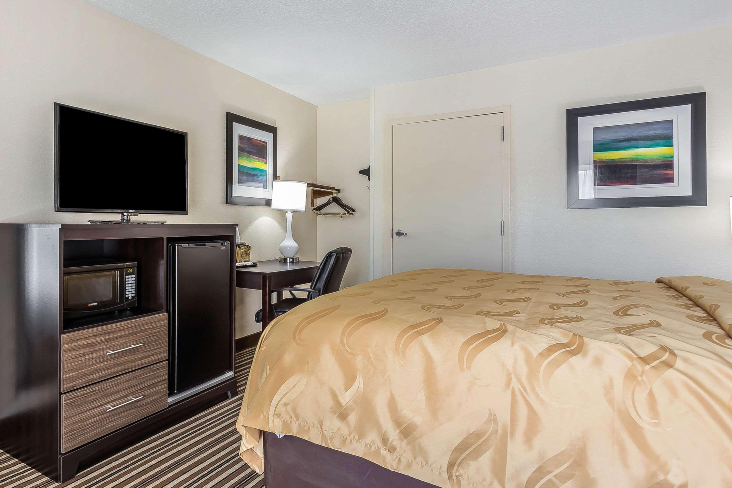 King Room - Accessible/Non-Smoking