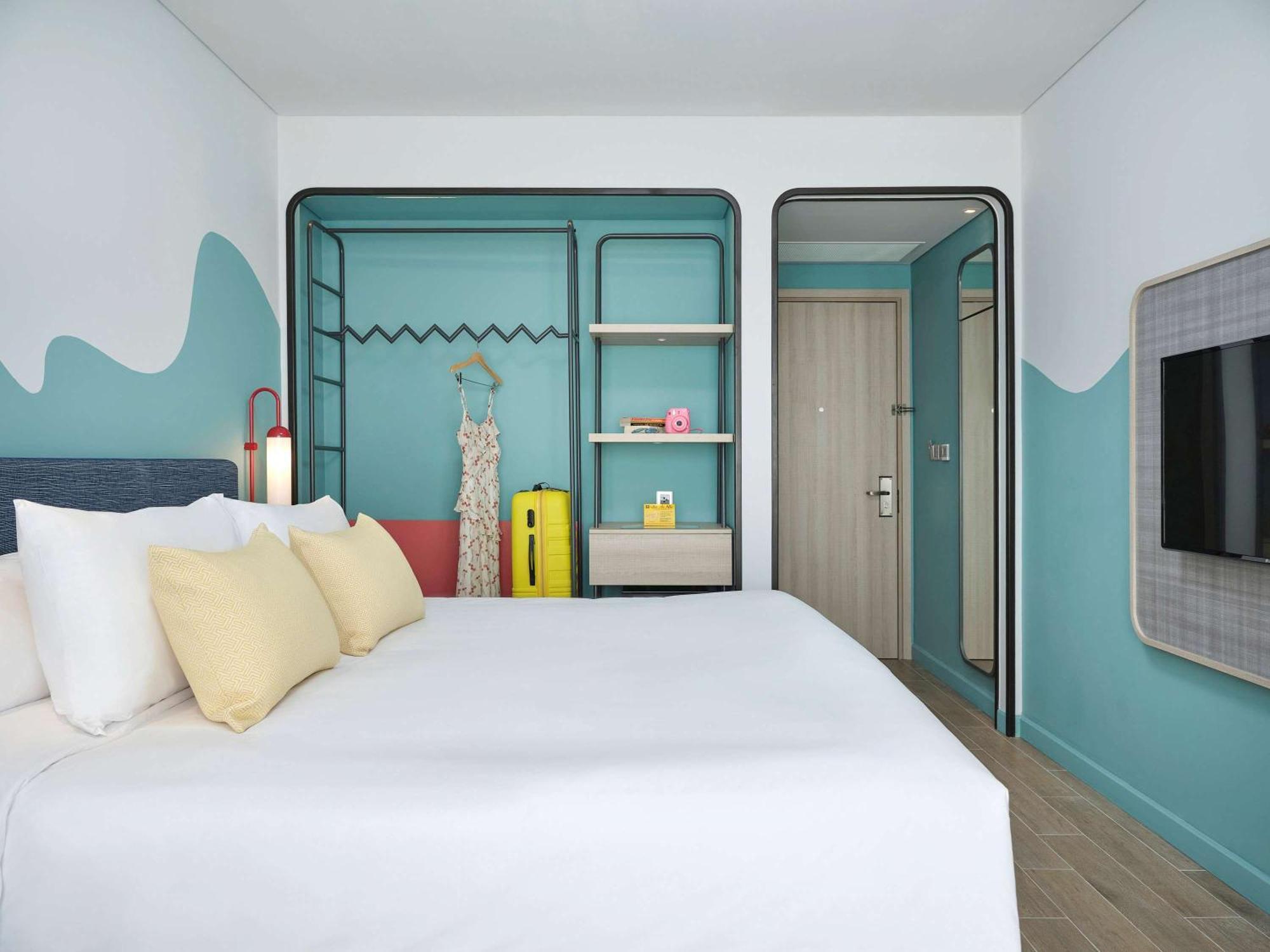 Premium Twin Room with Balcony and Sea View