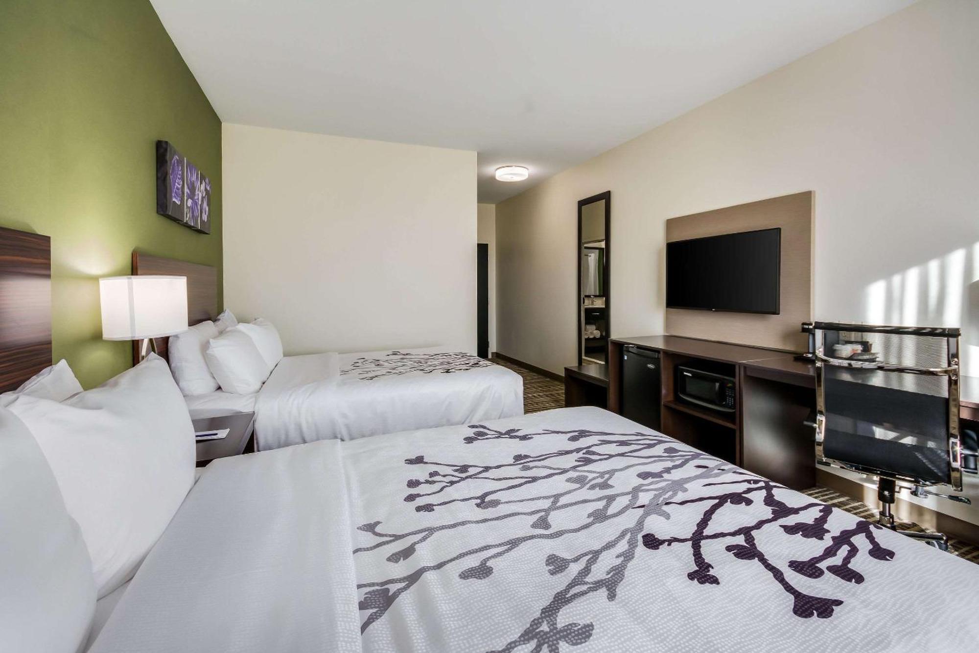 Deluxe Queen Room with Two Queen Beds - Non-Smoking