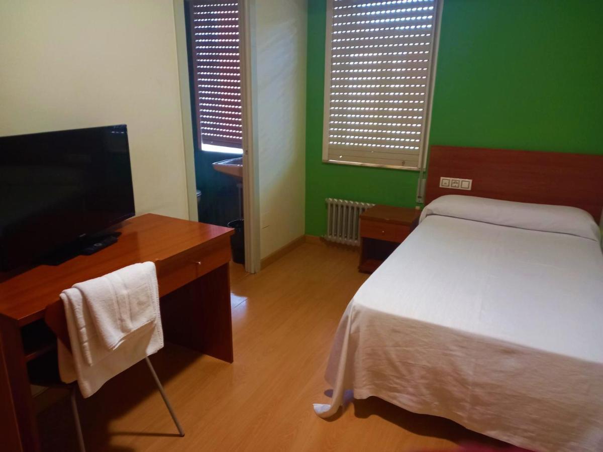 Single Room,1289274793:JPEG