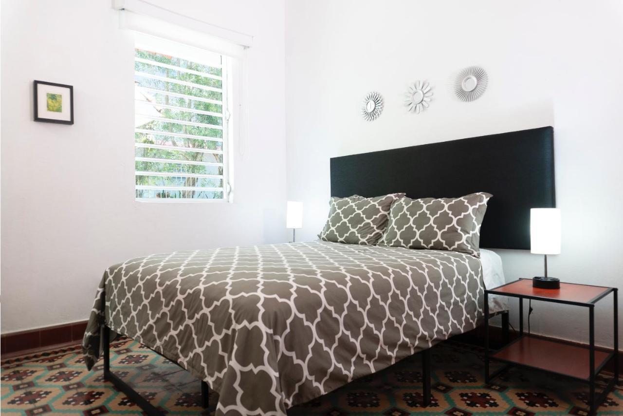 Standard Queen Room-4