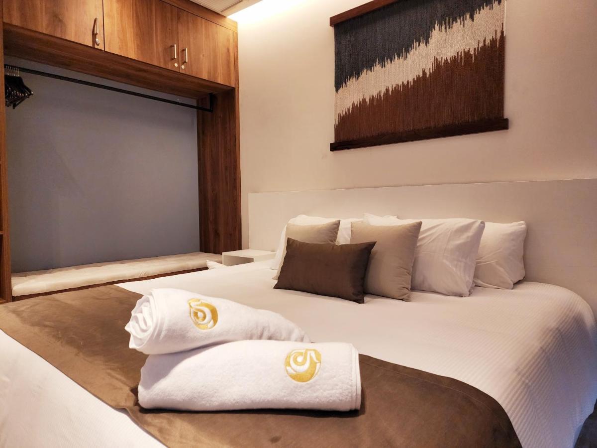 Deluxe Room,1292803531:JPEG