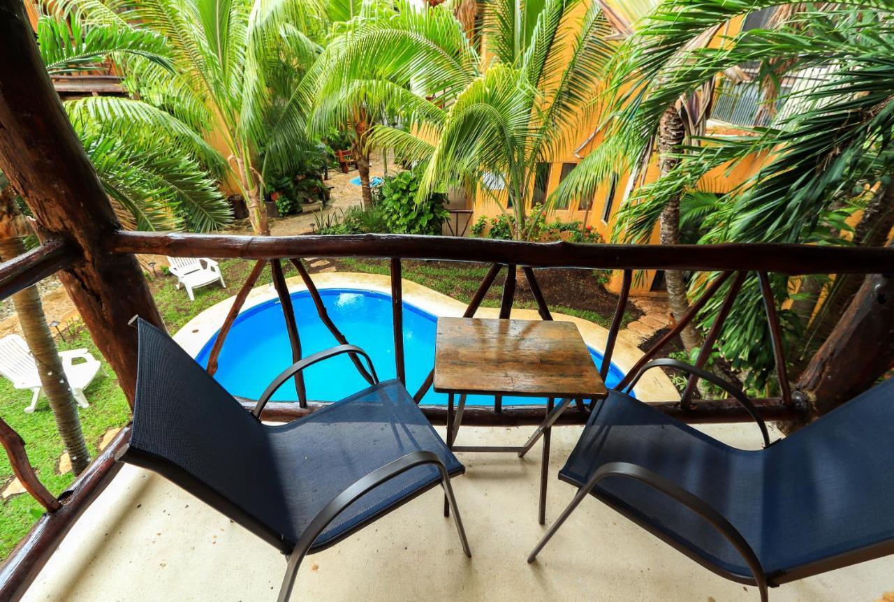 Habitación Cobá con balcón y baño privado