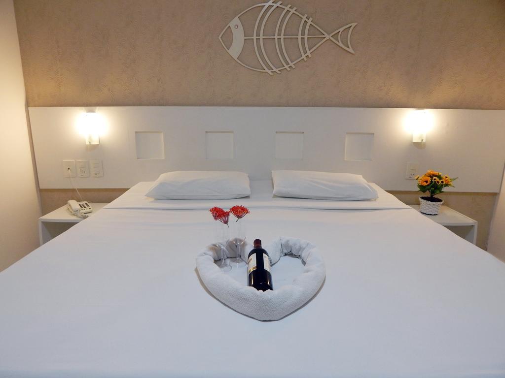 Quarto com Cama de Casal ou 2 de Solteiro