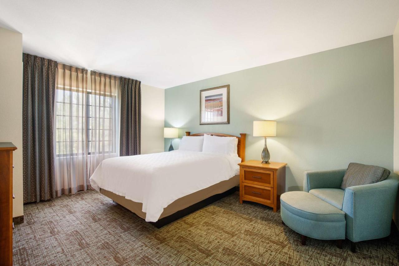 One-Bedroom King Suite