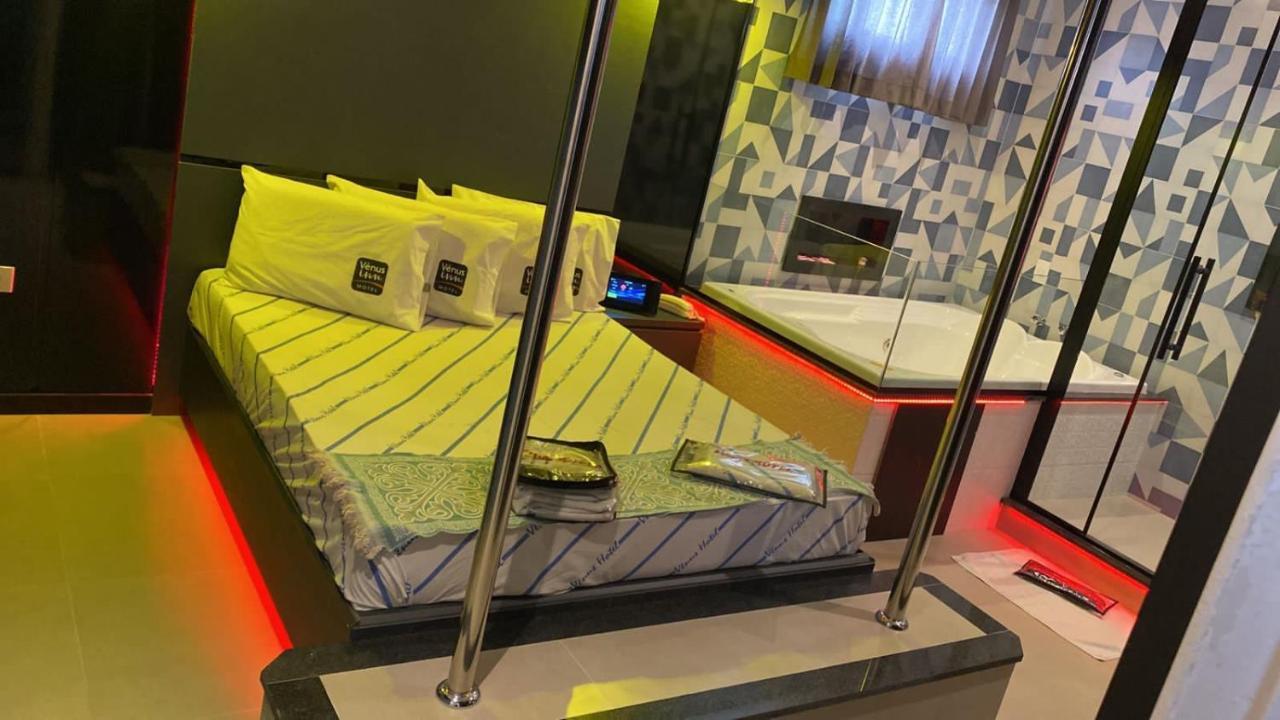 Suíte Deluxe com Banheira de Hidromassagem