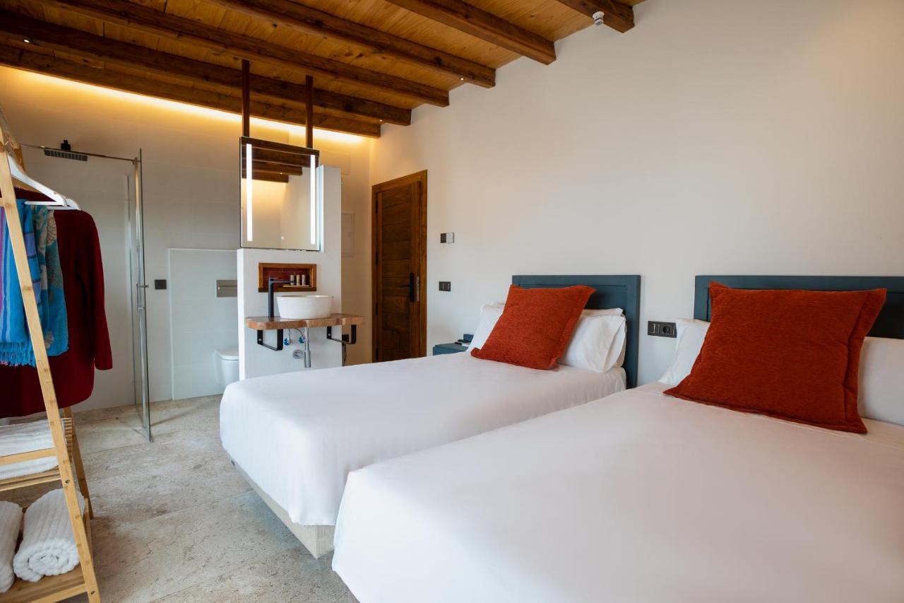 Boutique Twin Room,1593925916:JPEG