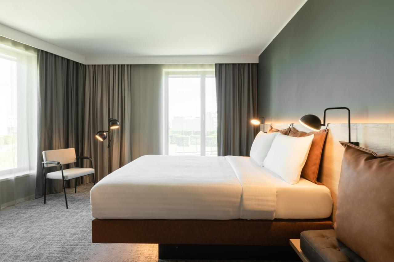 Moxy Queen Room,1305475420:JPEG