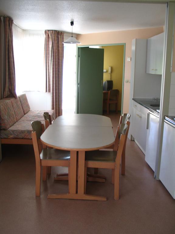 Two-Bedroom Apartment,1698113838:JPEG