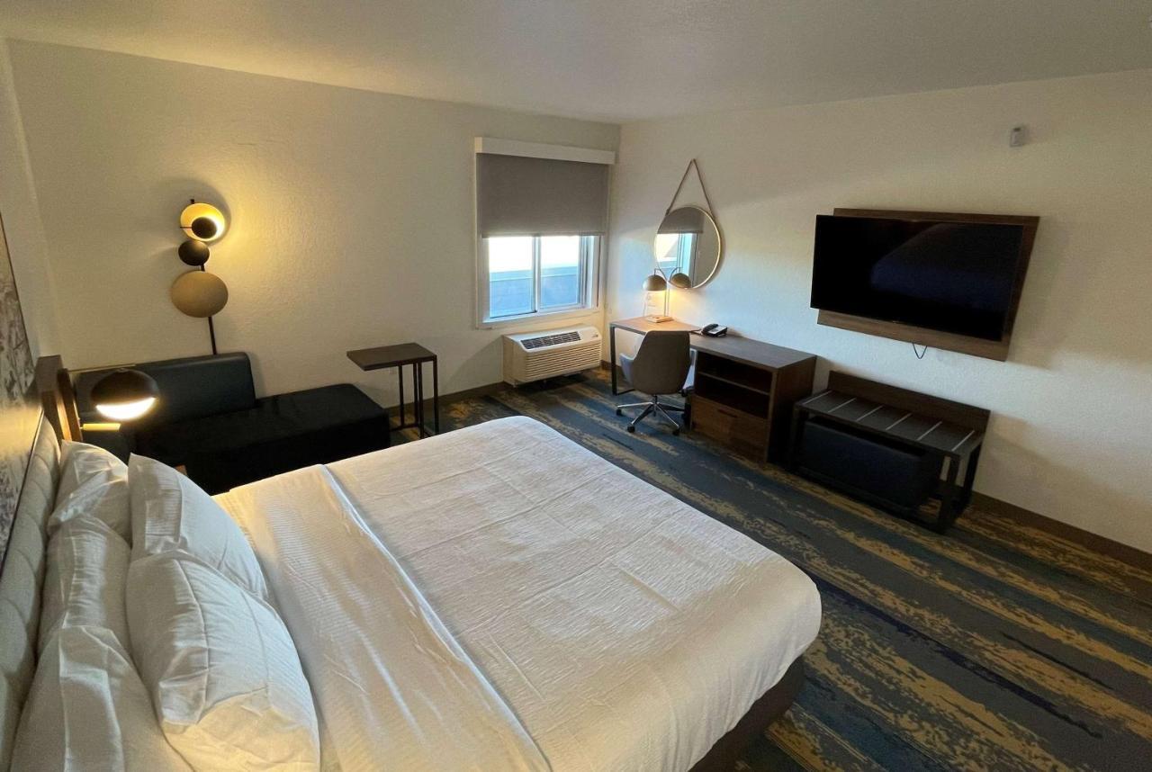 King Room - Non-Smoking