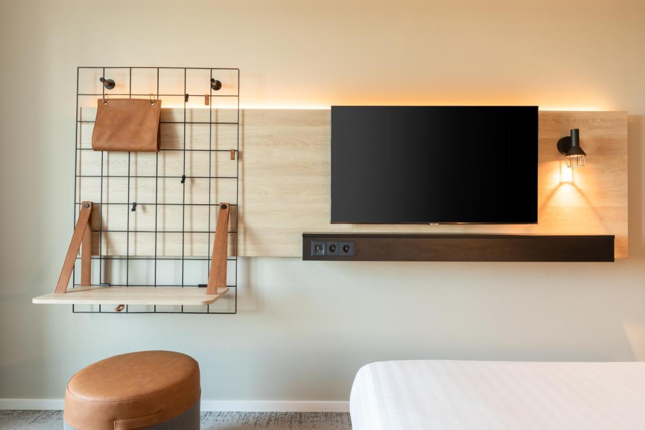 Moxy Twin Room,1388041586:JPEG