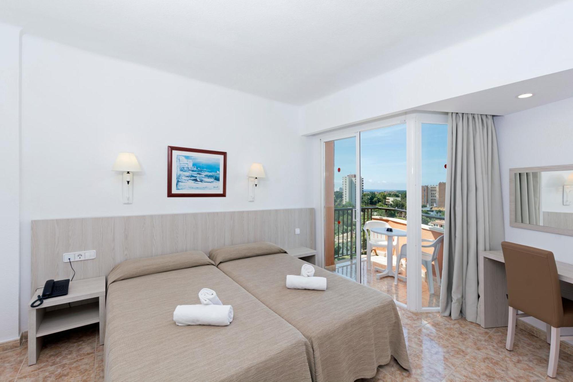 Double Room,1306796569:JPEG