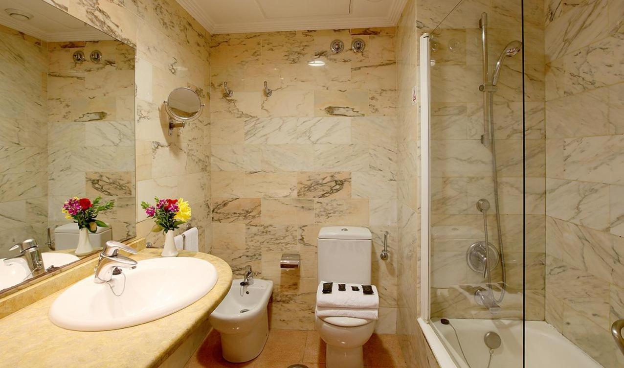 Double or Twin Room,1547132821:JPEG