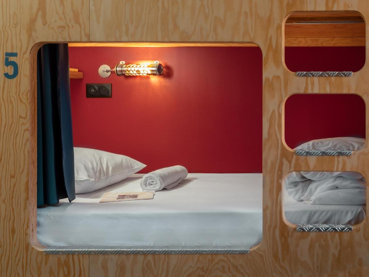 Eklo bed dormitory men only,1307345917:JPEG