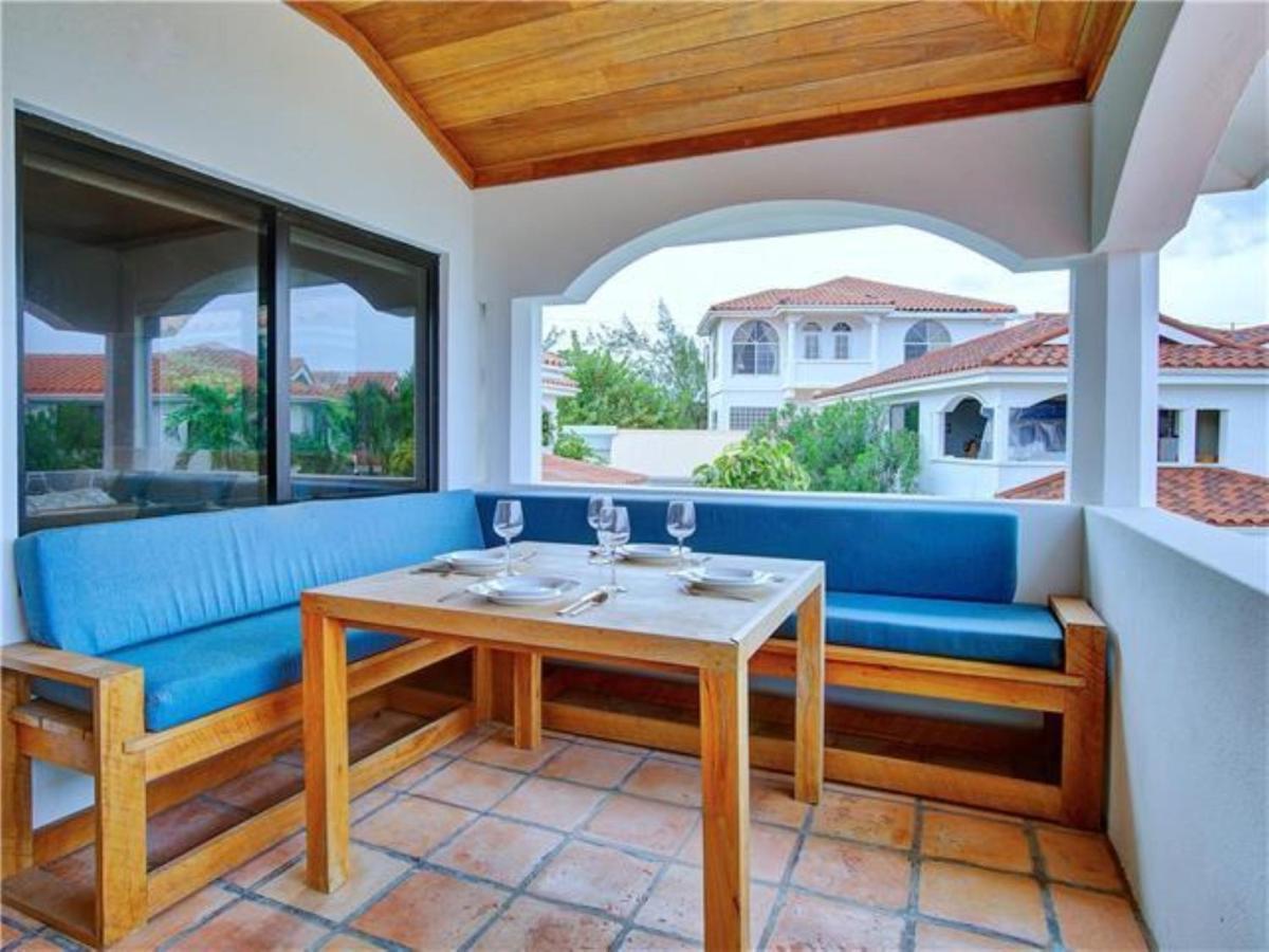Modern Oceanview Apartment 4B- Upper Storey