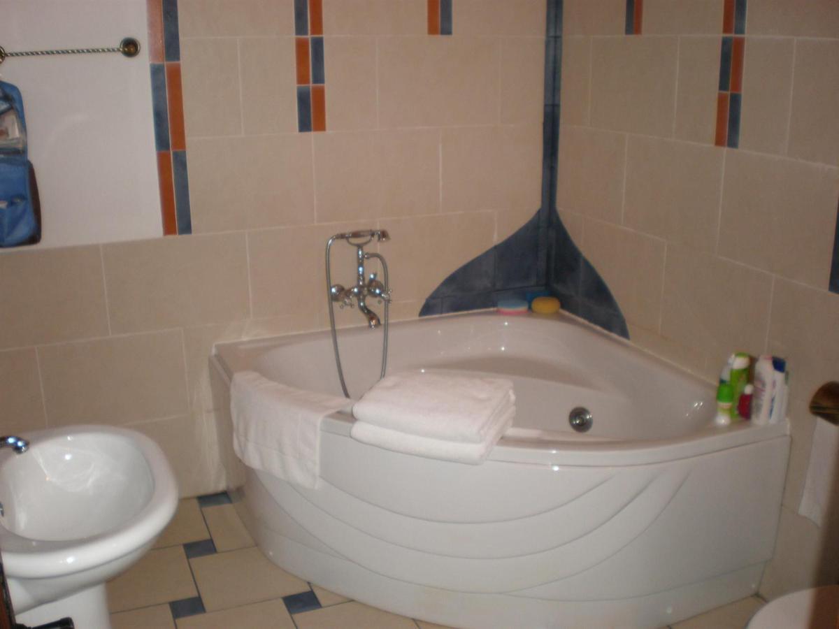 King Room Spa Bath