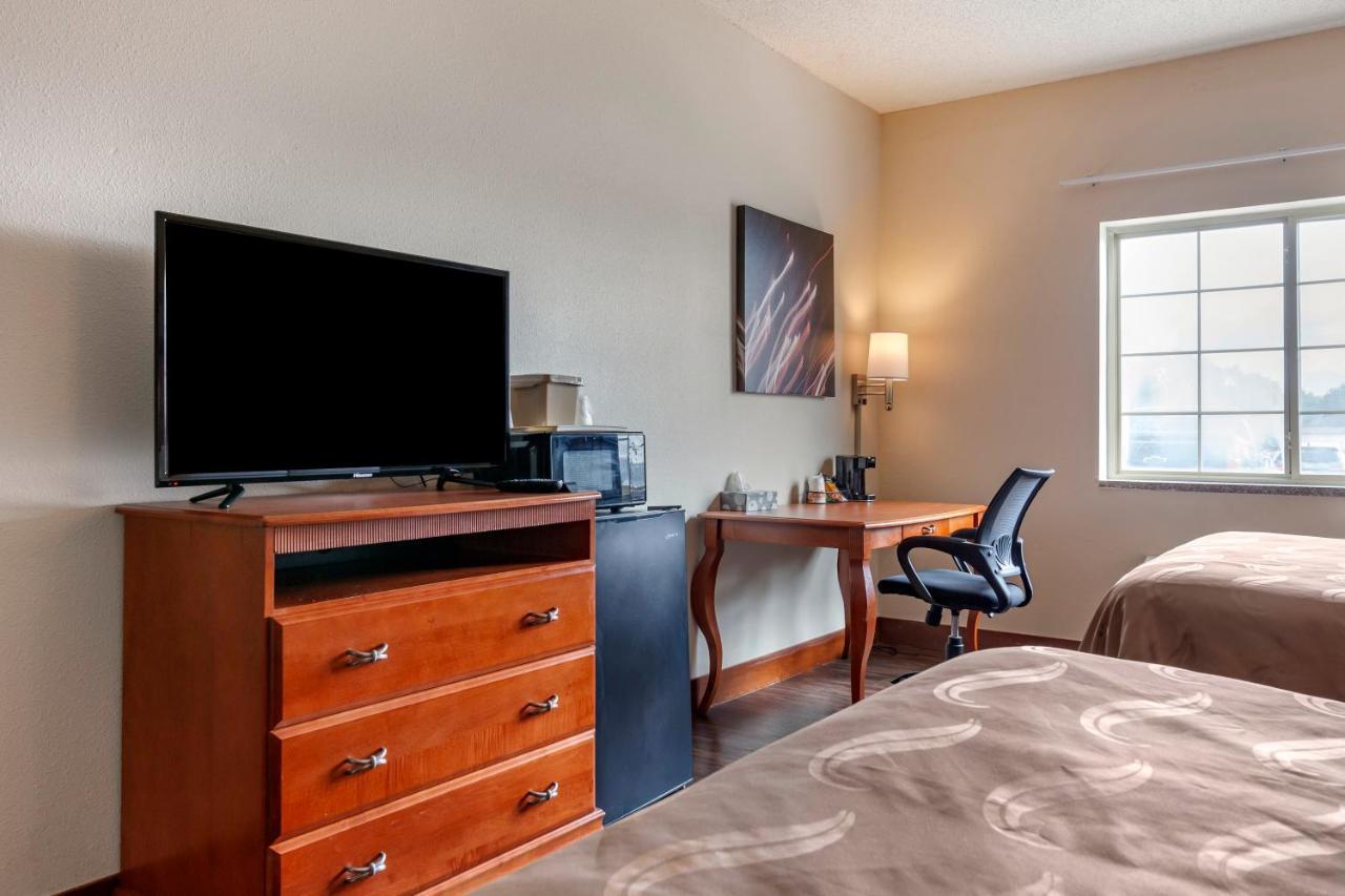 Queen Room with Two Queen Beds - Non-Smoking