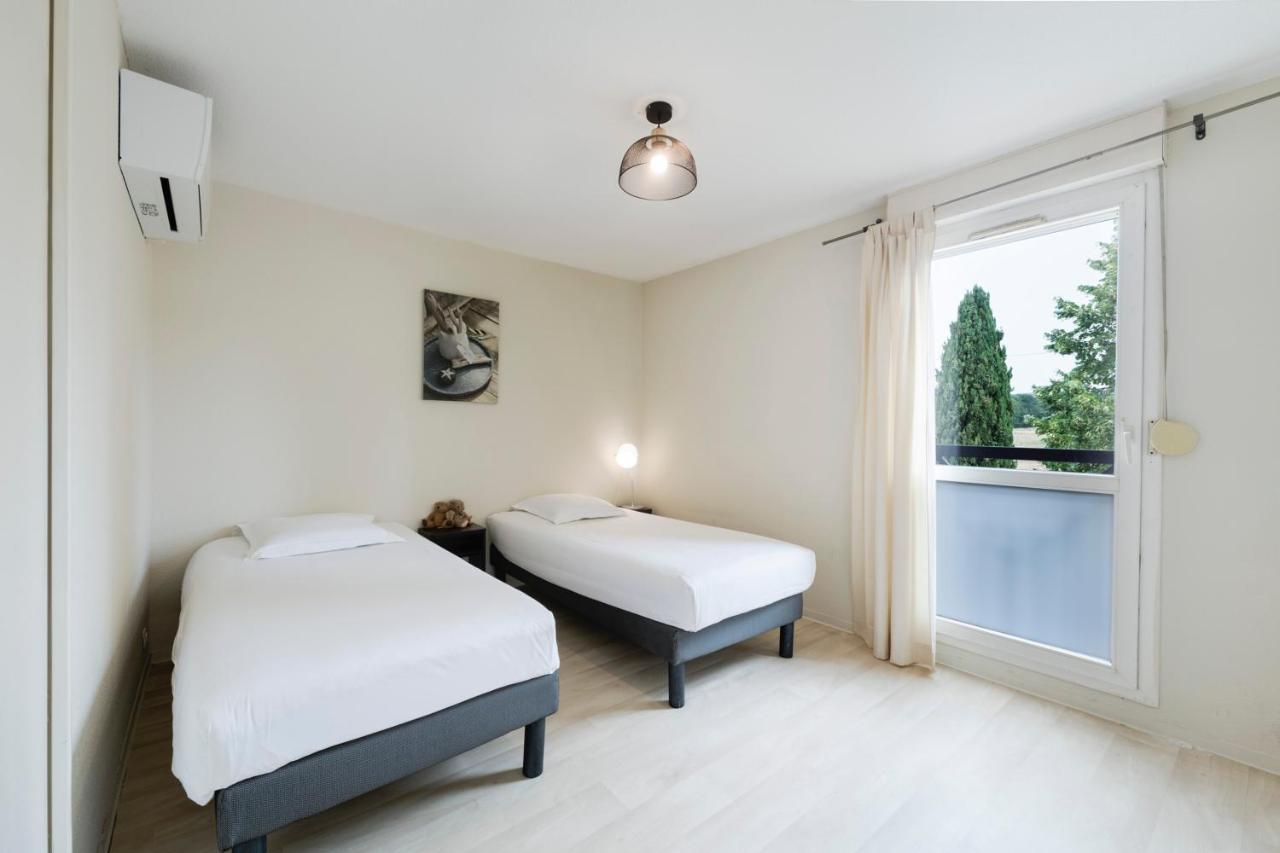 Two-Bedroom Apartment,1318875160:JPEG