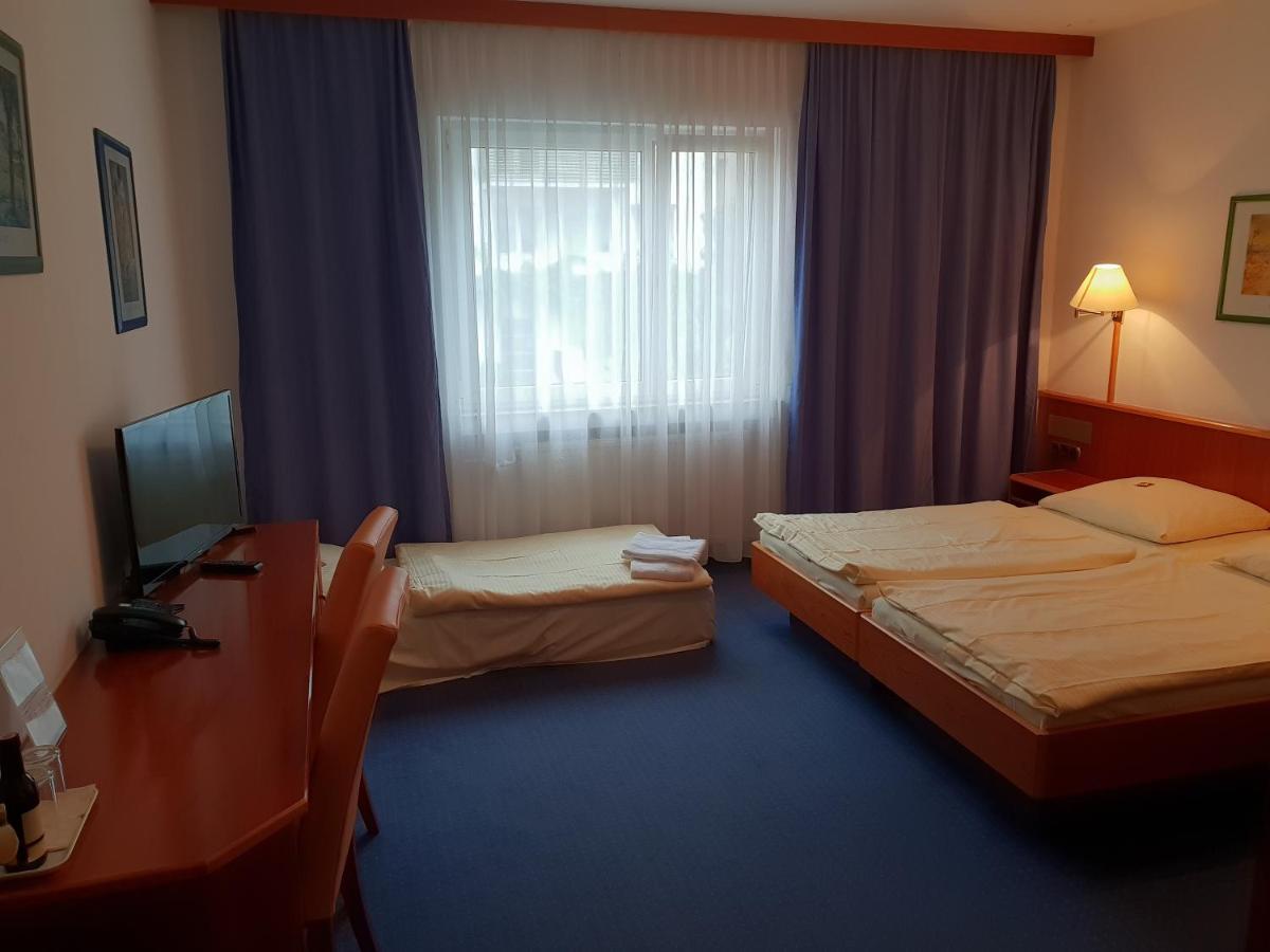 Triple Room with Private Bathroom