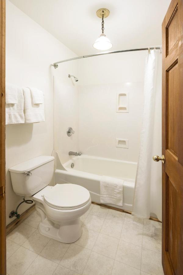Queen Suite