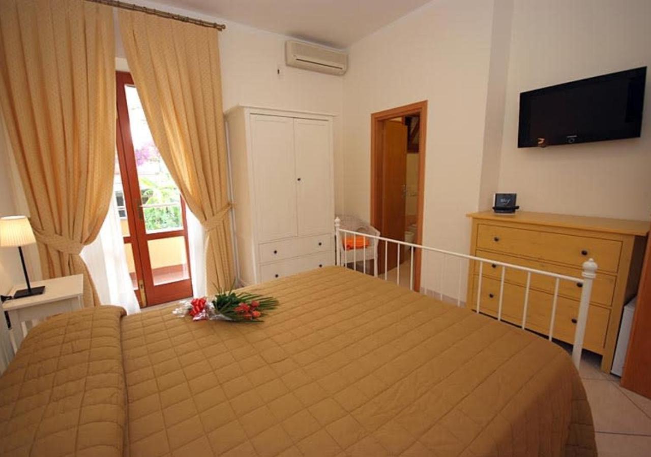 Standard Double Room,1403805353:JPEG