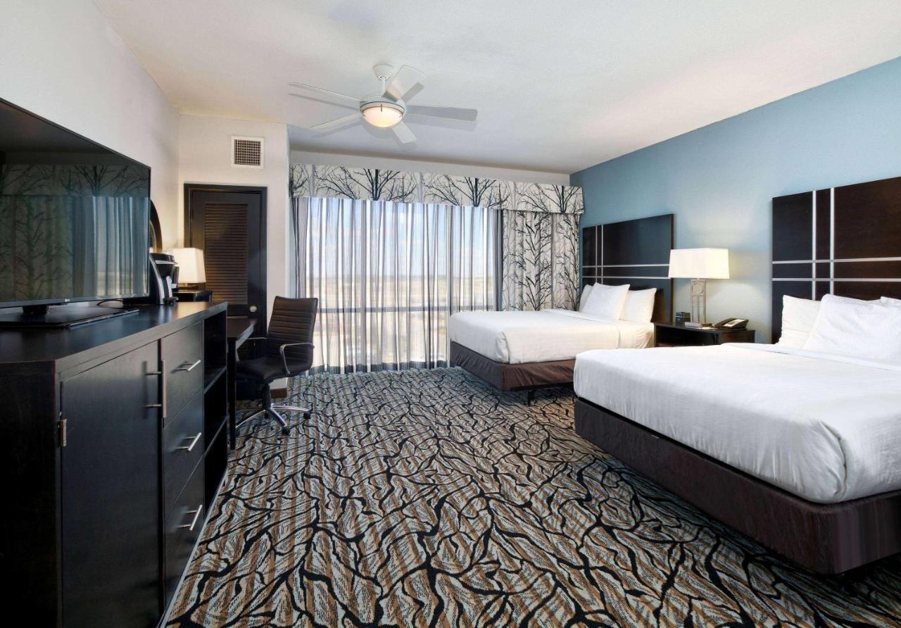 2 Queen Beds Mobility or Hearing Accessible Room Bathtub w or Grab Bars Non-Smoking,1320087973:JPEG