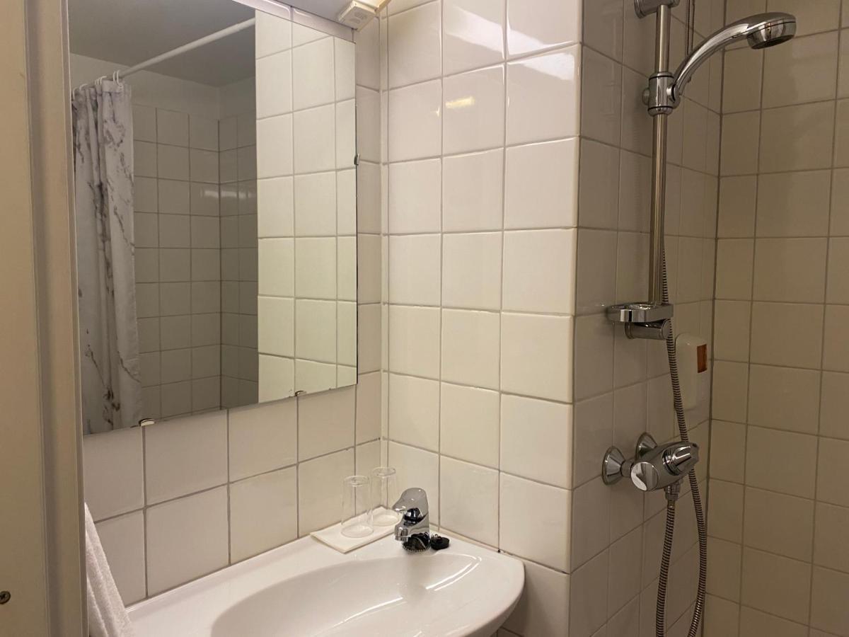 Superior Twin Room with Lake View