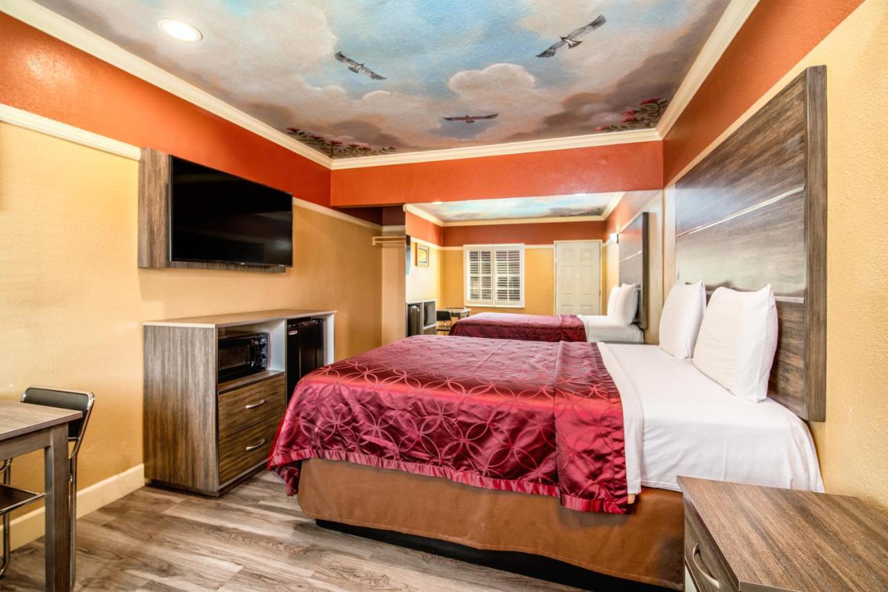 Queen Room