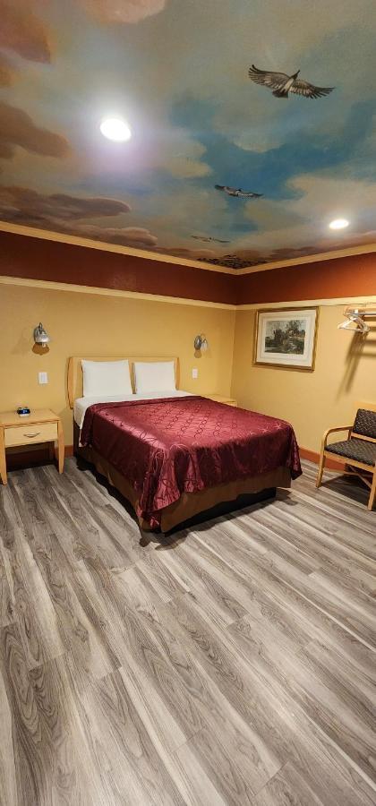 Queen Room - Disability Access