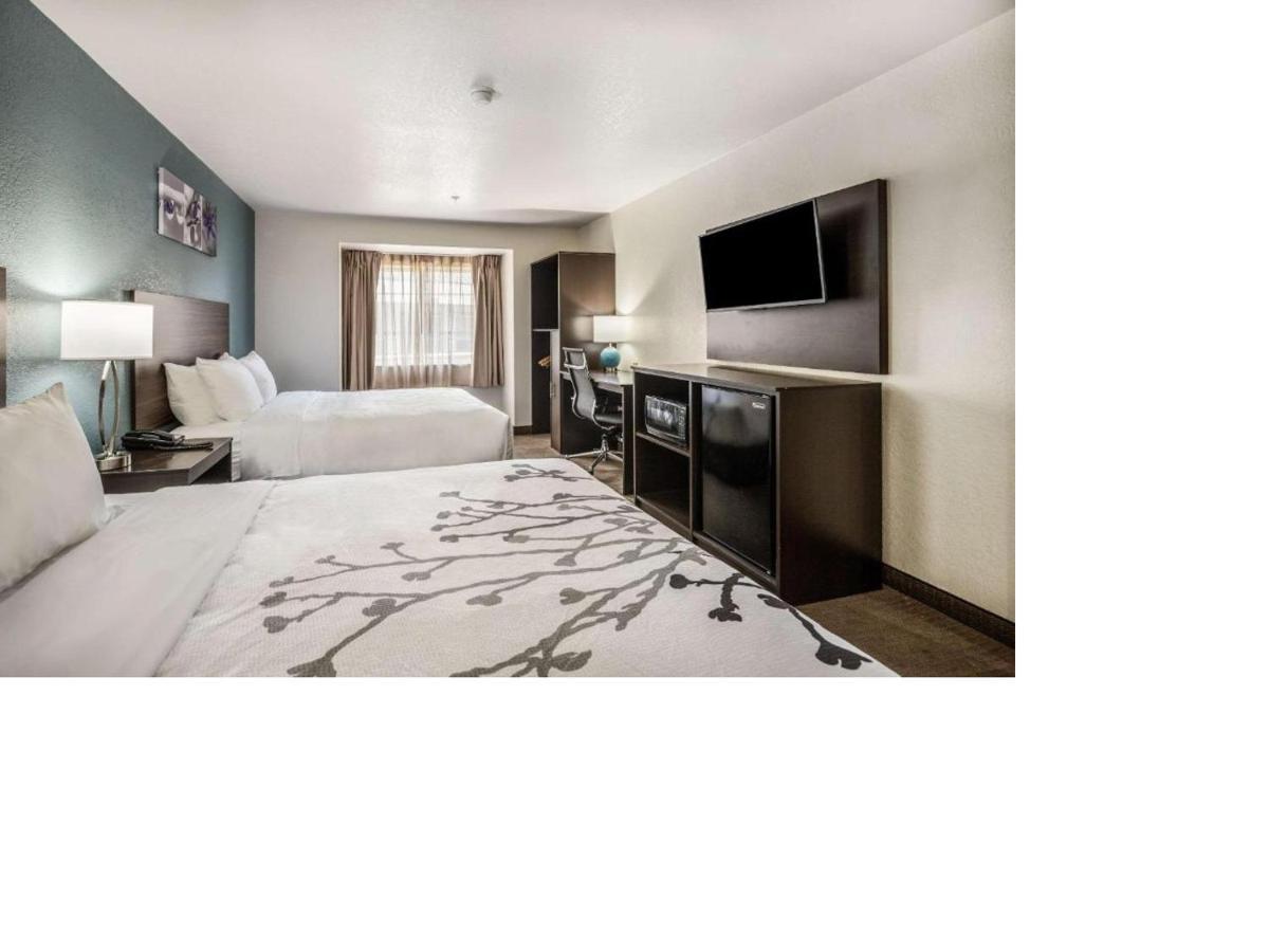 Queen Room with Two Queen Beds - Accessible/Non Smoking
