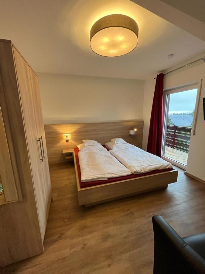 Doppelzimmer mit Balkon