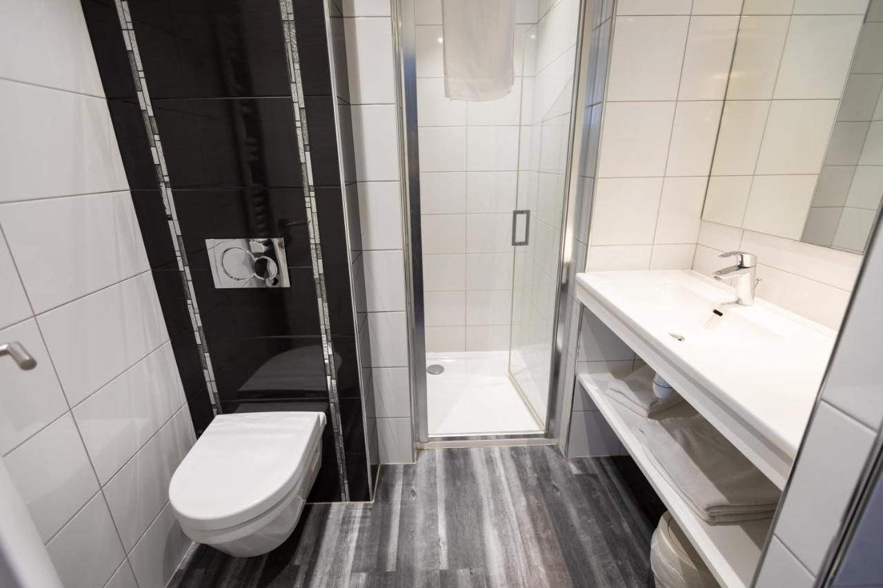Privilege Room