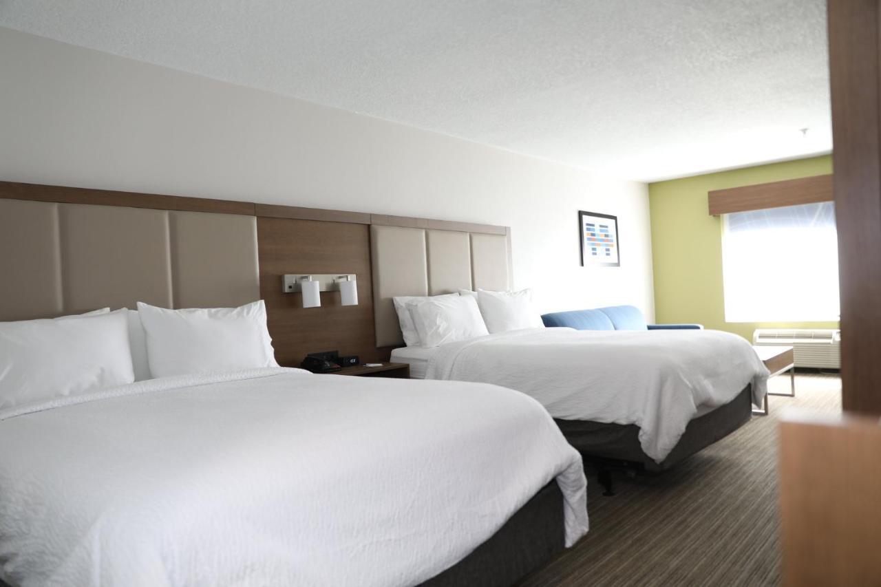 Queen Suite with Two Queen Beds and Sofa Bed