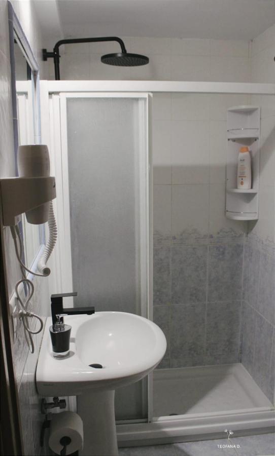 Habitación Triple Económica con baño compartido