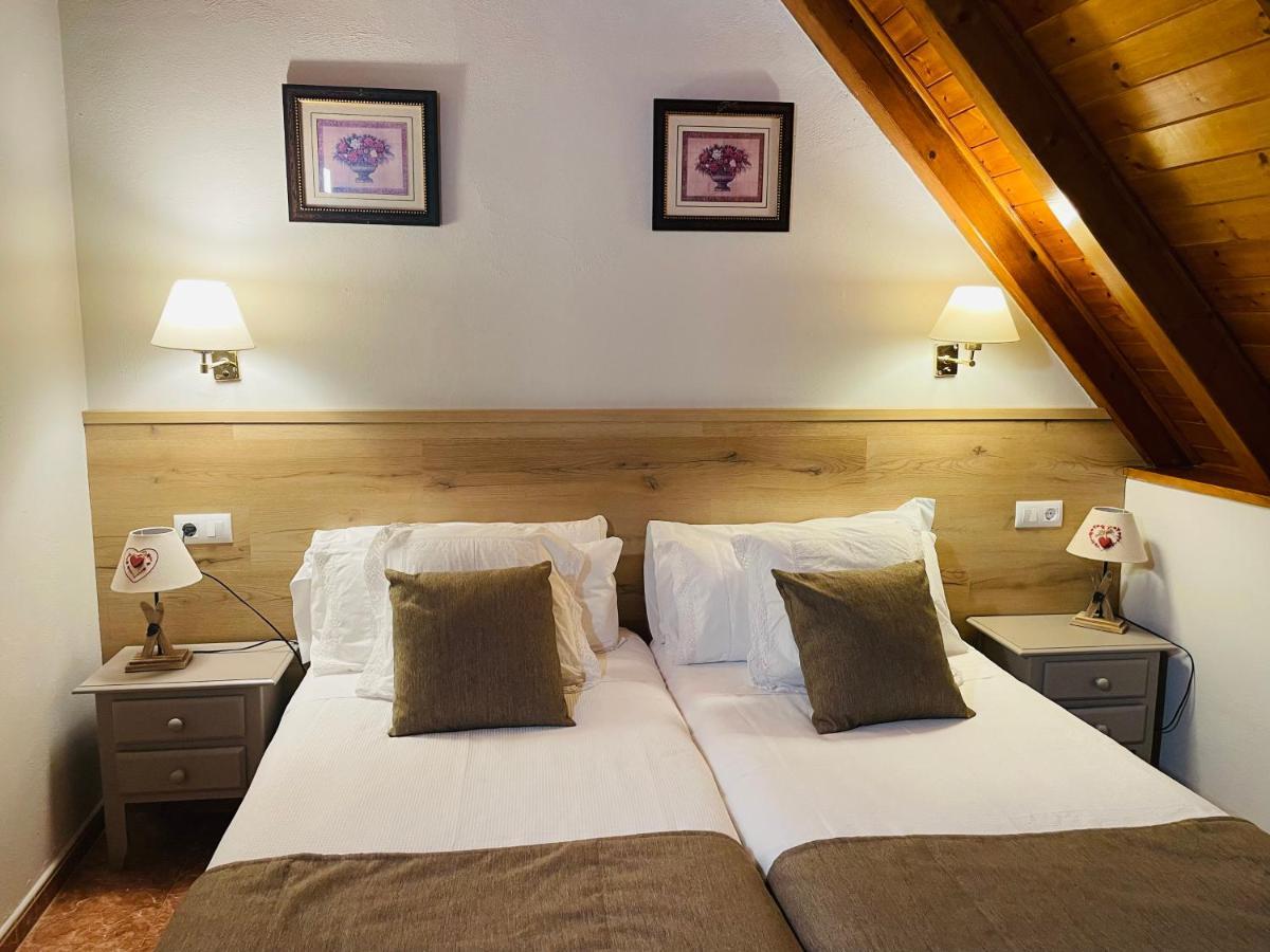 Standard Twin Room,1552988977:JPEG