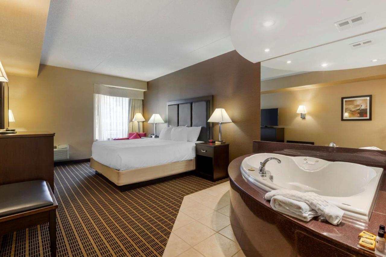 King Suite with Jacuzzi