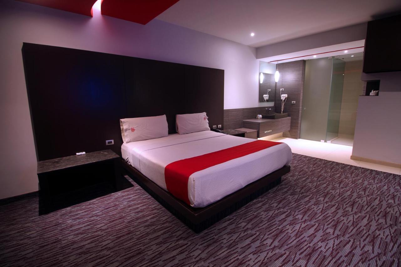 Deluxe Queen Suite