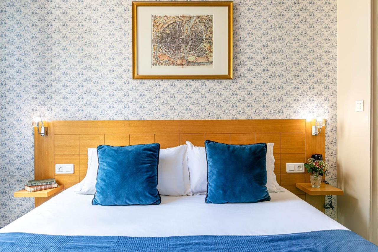 Baudelaire Room