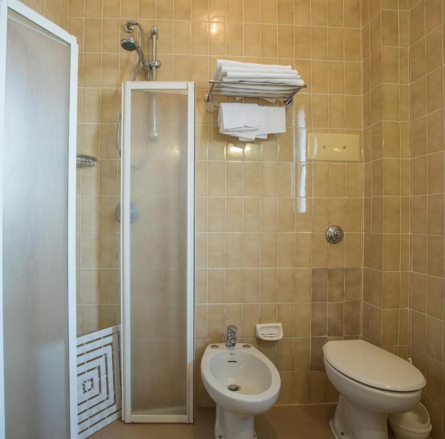 Quadruple Room,1349392129:JPEG