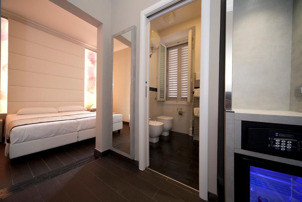 Standard Double Room,135289821:JPEG