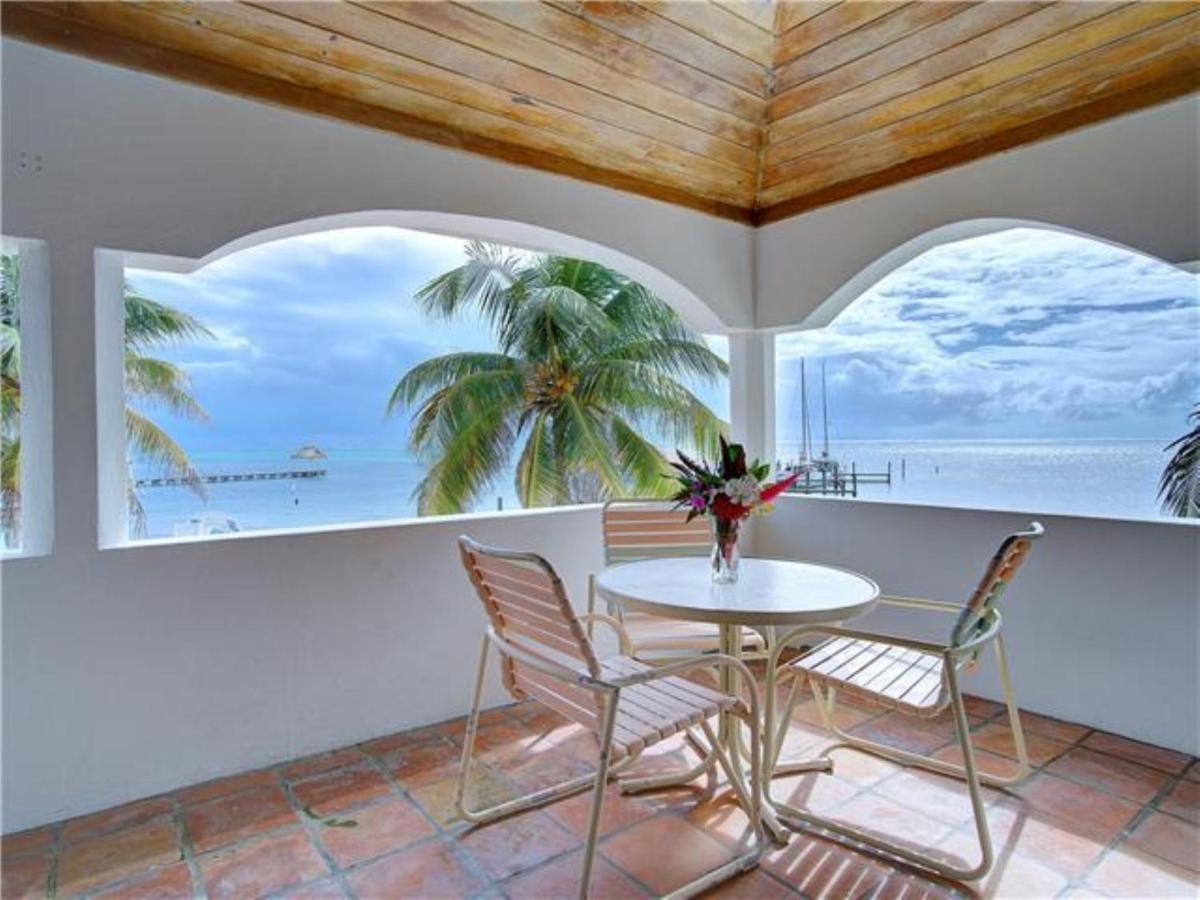 Standard Oceanfront 1B- Upper Storey
