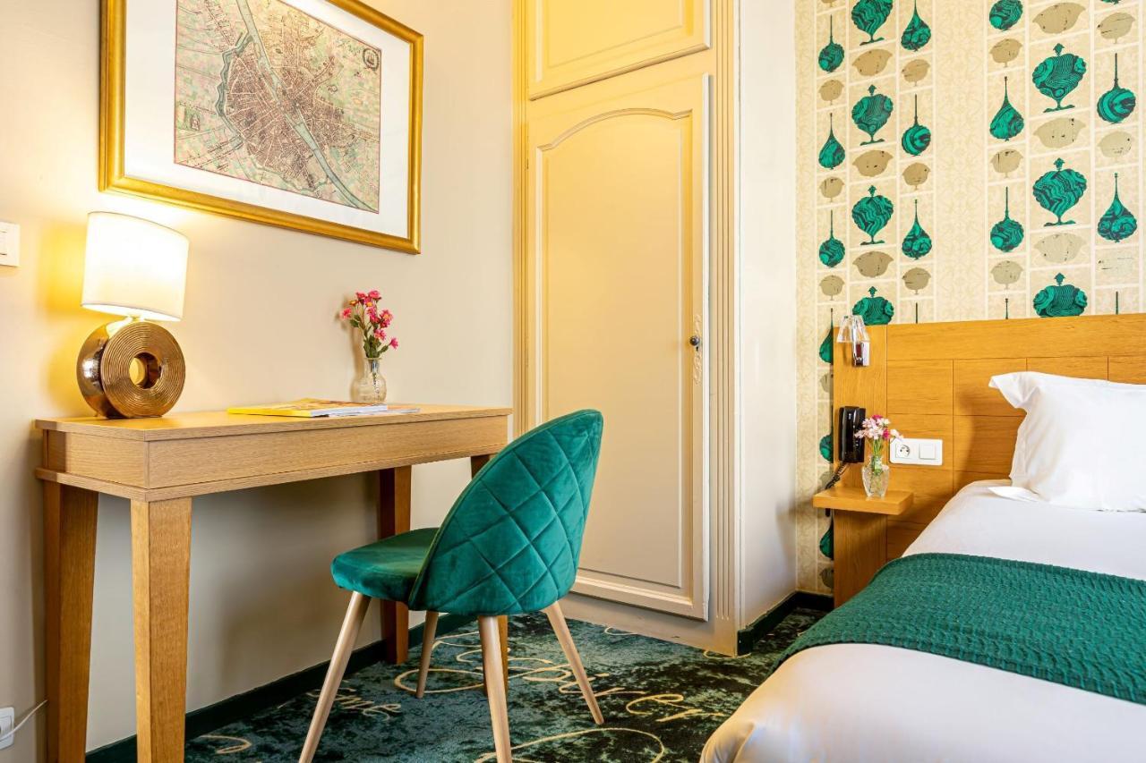 Baudelaire Room
