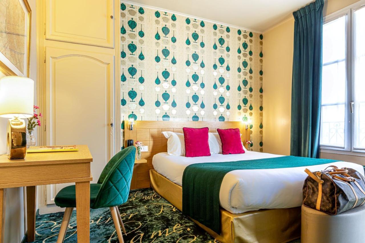 Baudelaire Room