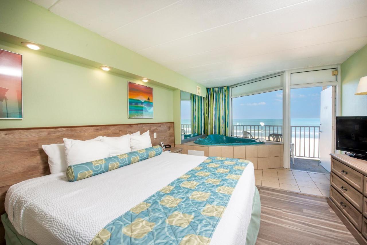 Oceanfront King Whirlpool room